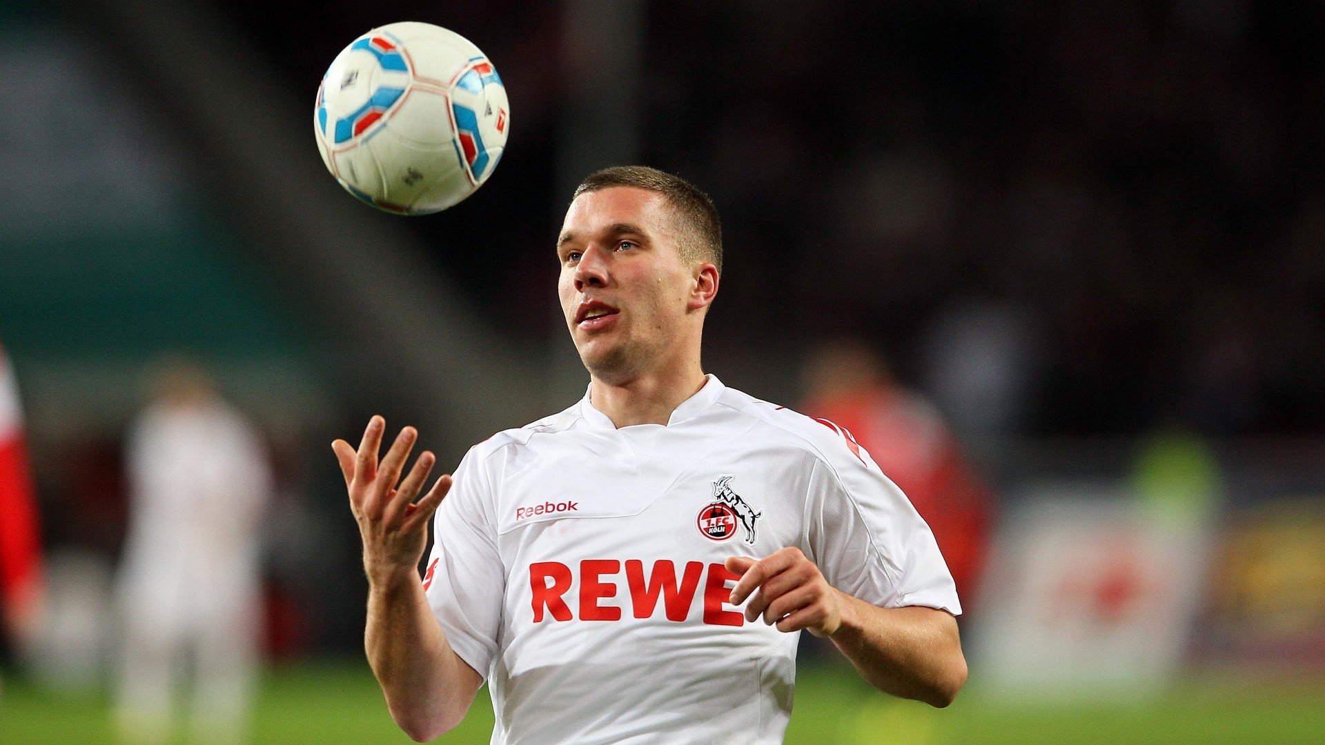 校园足球联赛逐步扩大参与覆盖百余城市地区，校园组足球联赛